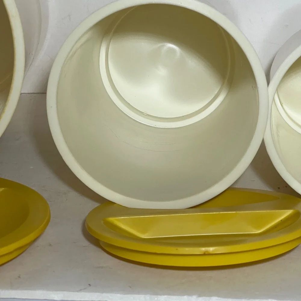 Vintage 70s Plastic Kitchen Canister Set 3 Piece Yellow Green‎ Retro Nesting